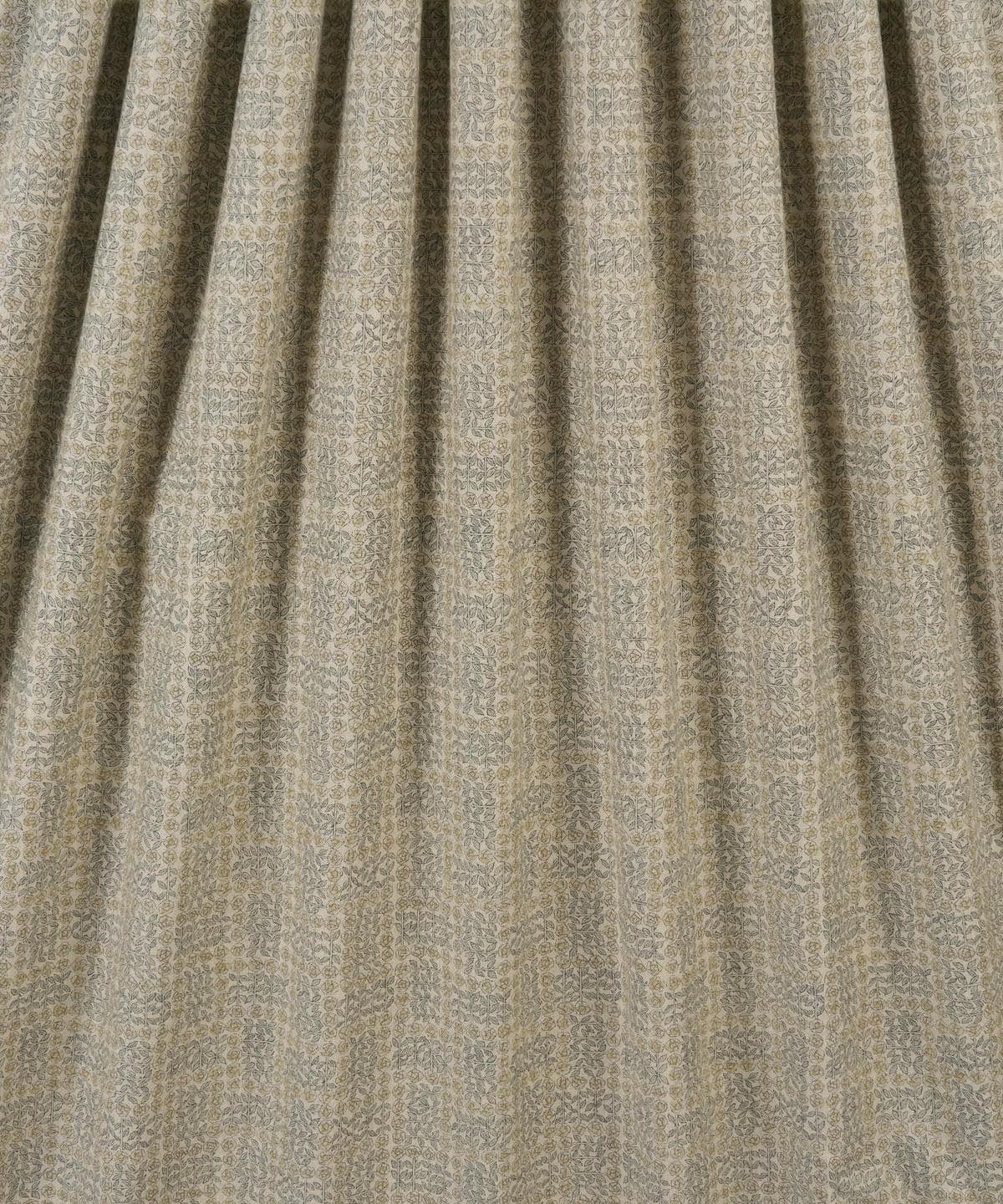 スリーピング・ローズ エアリーコット