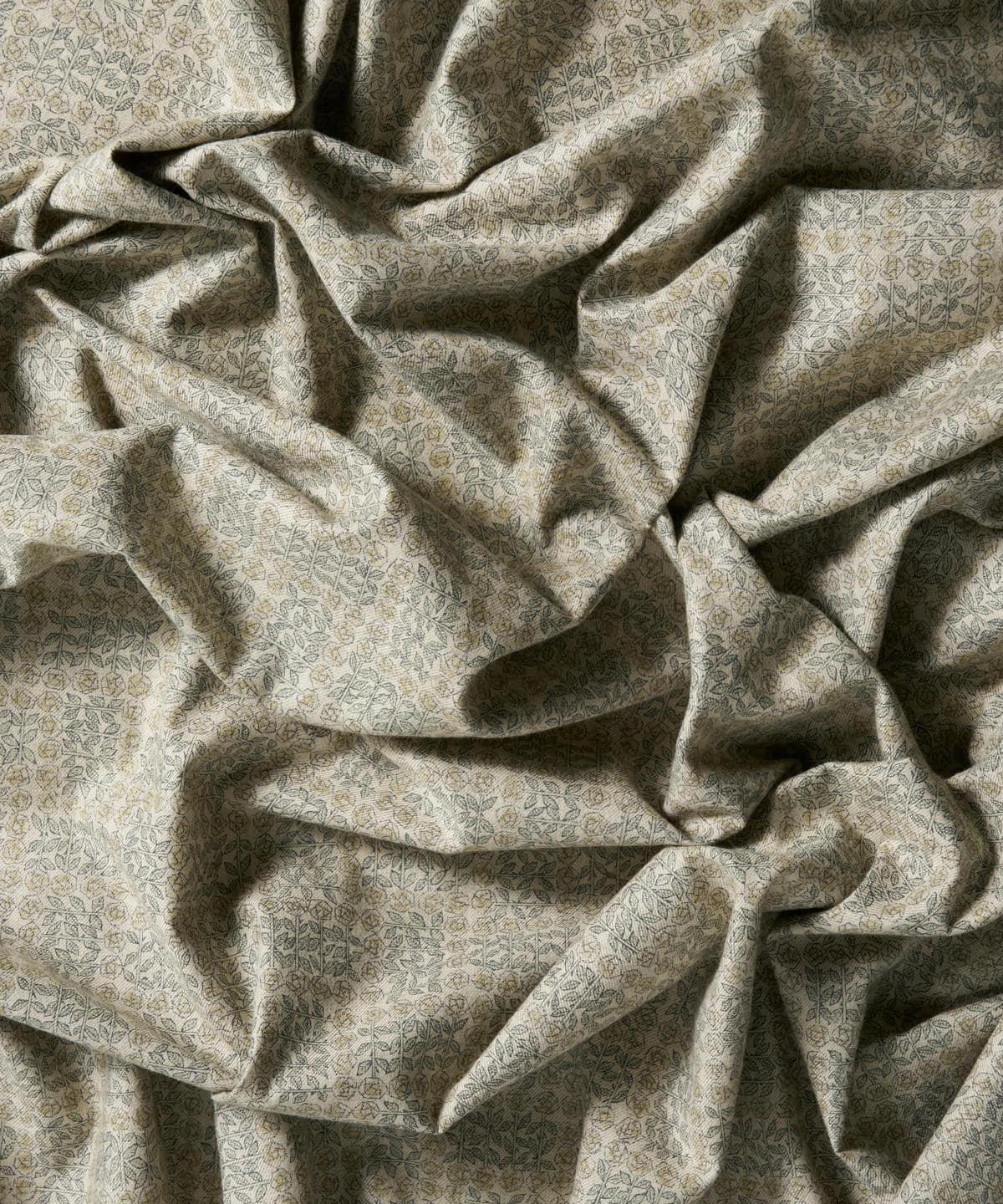 スリーピング・ローズ エアリーコット