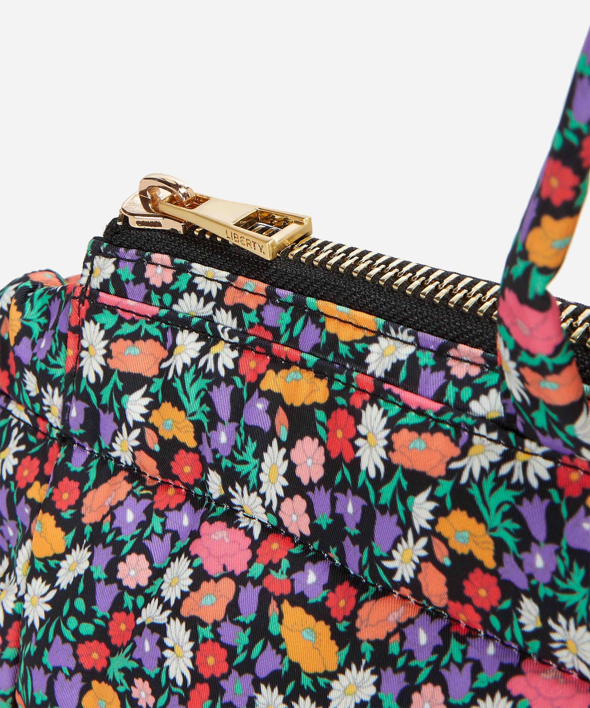 リジェネレイテッド リバーシブル ツイリィ バックパック リバティ ロンドン Liberty London 公式オンライン