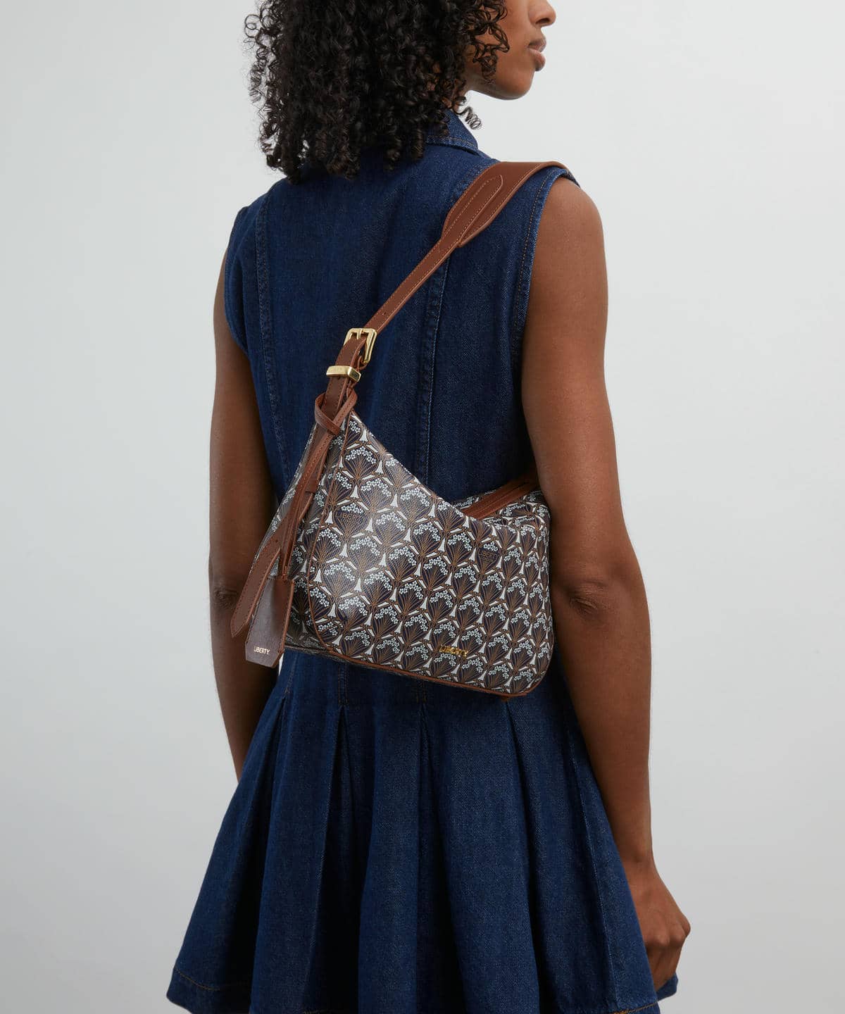 アイフィス コンプトン ショルダーバッグ