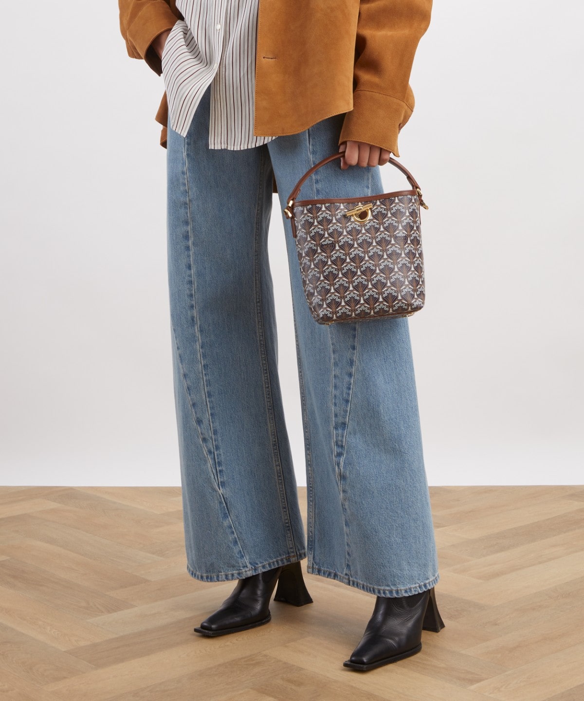 アイフィス ウォーダー ミニ バケットバッグ