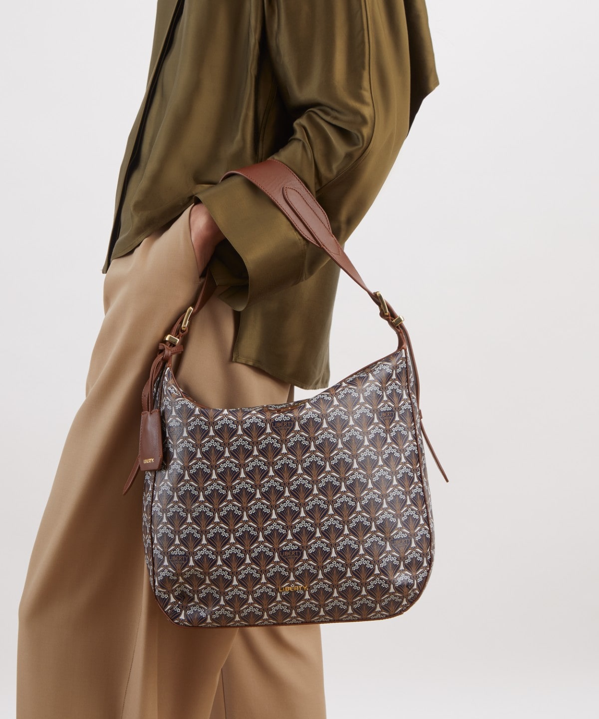 アイフィス コンプトン ホーボーバッグ